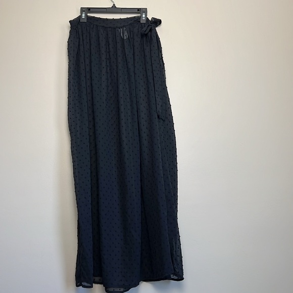 Time and Tru Black Swiss Polka Dot Wrap Style Swim Cover Up Skirt Size M (8-10) - Picture 4 of 7